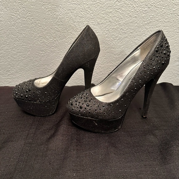 Anne Michelle studded gem high heels size 6
5.5” heel - Picture 4 of 7
